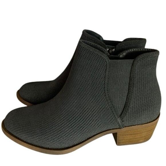 Kensie Gerona bottie Perforated Suede Ankle Boots - Picture 1 of 3